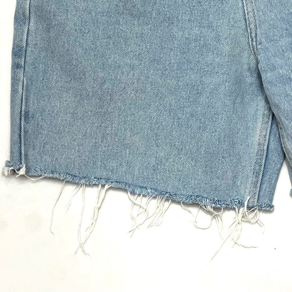 KOTN Shorts Size 2 Antifit Light Wash Relaxed Jean Denim - Picture 5 of 7